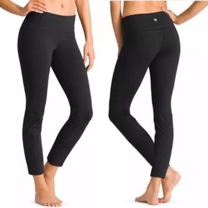 ATHLETA M Black Yoga Leggings Straight Up